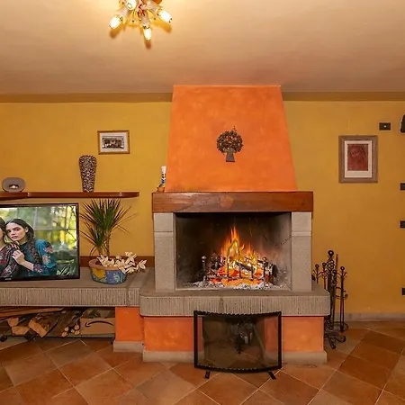 Villa Cecilia, Facing Lucca'S City Walls Exterior photo